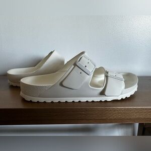 BIRKENSTOCK Unisex Tongs - White - Size 8